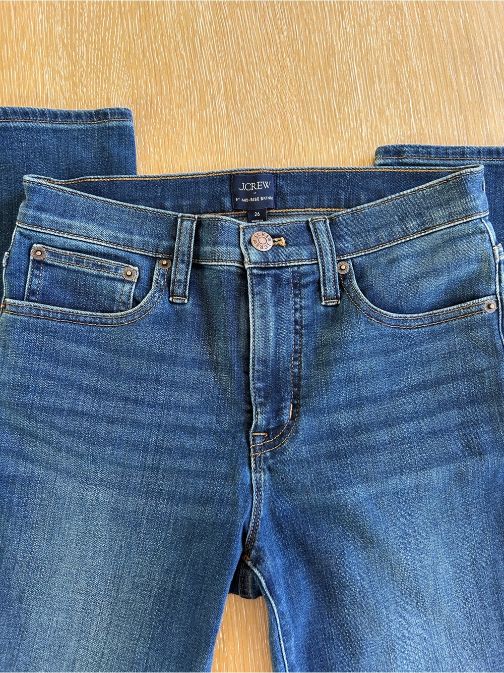 J.Crew 9" Mid-Rise Skinny Jeans Signature Stretch - 26 - Picture 4 of 8
